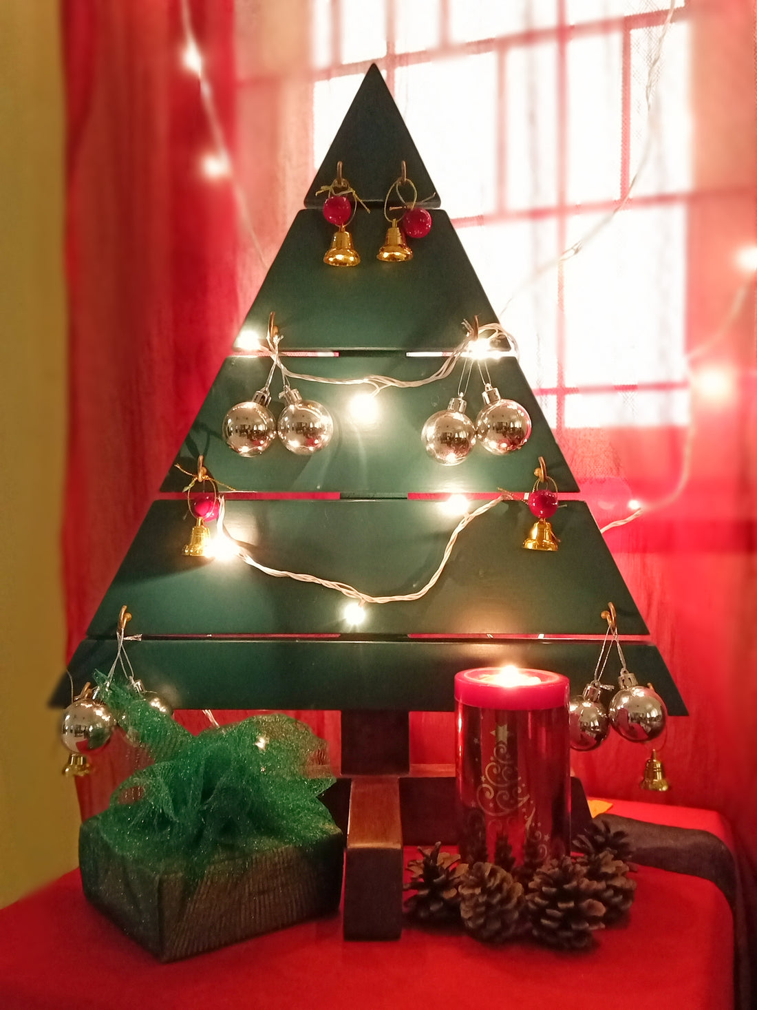 CustHum-Noel-blog-pine-tree